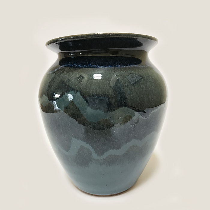Item 456<br>Beautiful blue-glazed 4.5 in tall x 3.75 in wide vase suitable for small flower arrangements.<br>