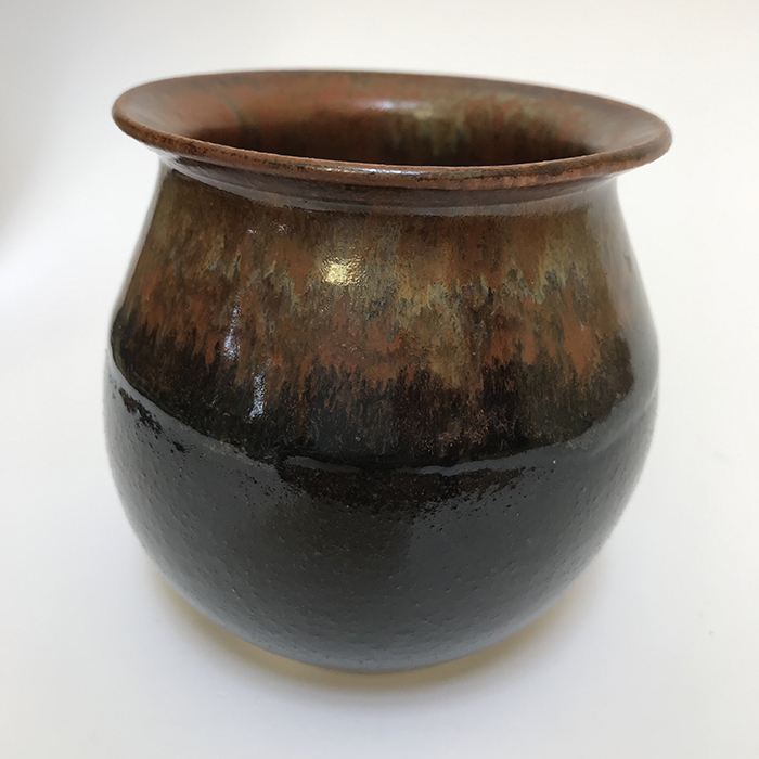 Item 26<br>Small Vase, 3.75 in tall x 3.75 in wide<br><b>$20</b>