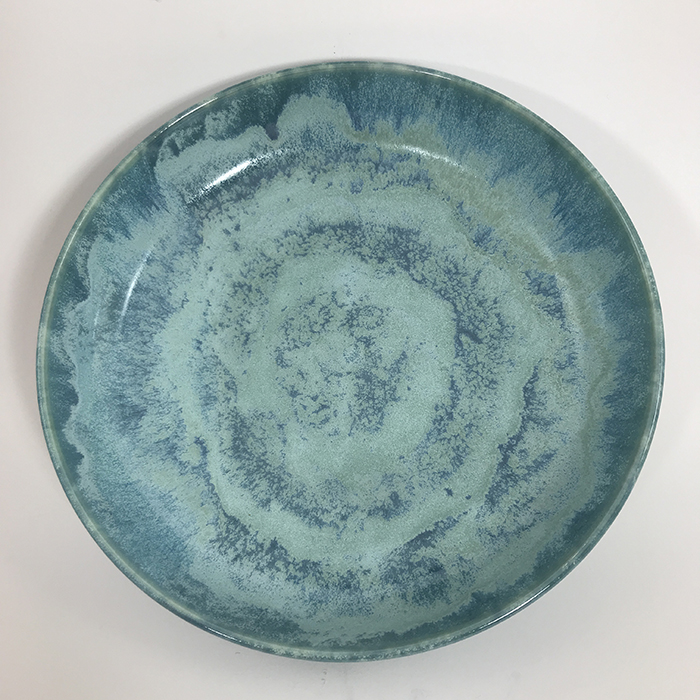 Item 669<br>Large shallow bowl<br>9.25 inches in diameter x 2 inches tall<b>$45</b>